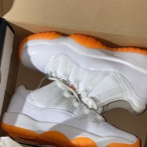 Jordan 11 retro low